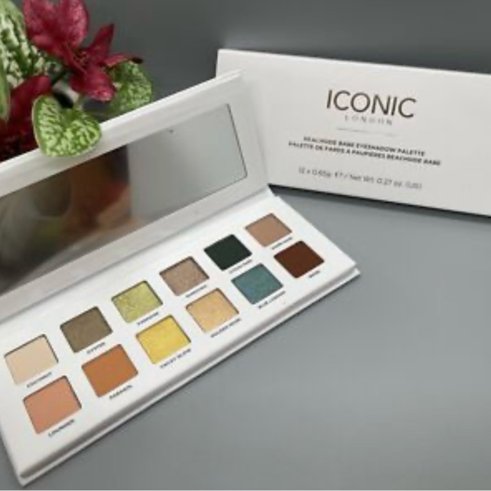 ICONIC LONDON BEACHSIDE BABE EYESHADOW PALETTE - BRAND NEW in the box!